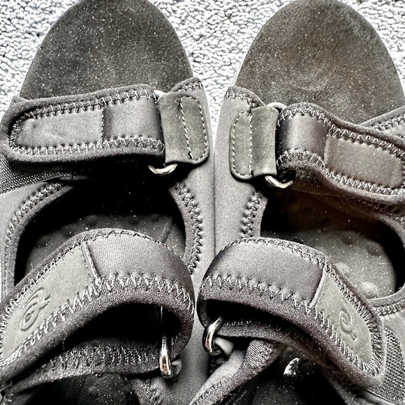 Women’s Easy Spirit Velcro Sandals - Size 9 - NWOT - Picture 5 of 5